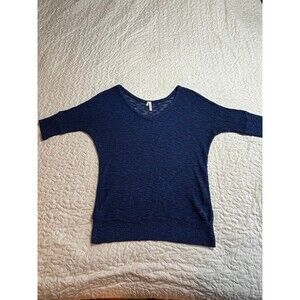 Studio Y crop sleeve vneck lightweight sweater size large